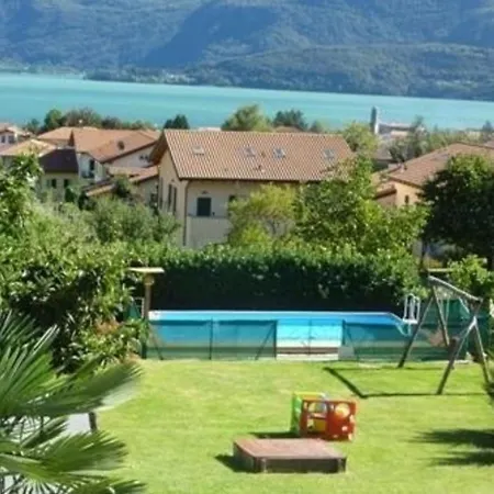 Mit Terrasse Und Seeblick Und Garten * Gravedona