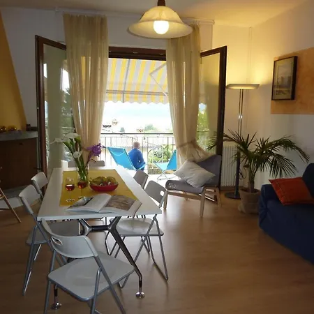 Mit Terrasse Und Seeblick Und Garten Apartment