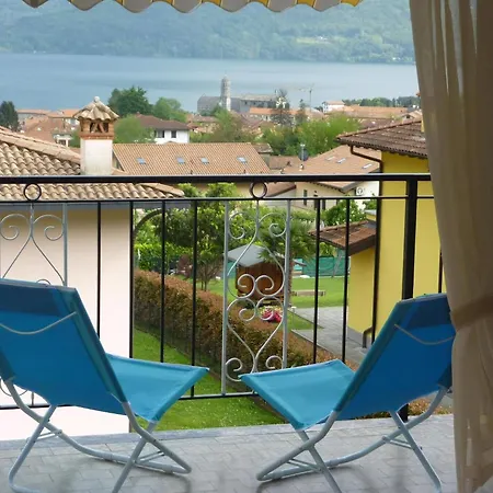 Apartment Mit Terrasse Und Seeblick Und Garten Gravedona