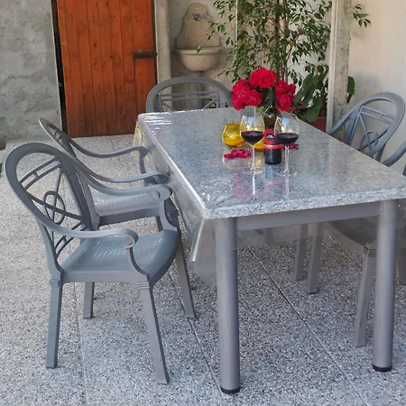 Mit Terrasse Und Seeblick Und Garten Apartment