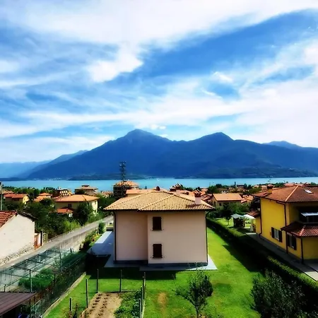Mit Terrasse Und Seeblick Und Garten *